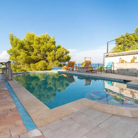 펜션 Lovely In With Outdoor Swimming Pool Žman