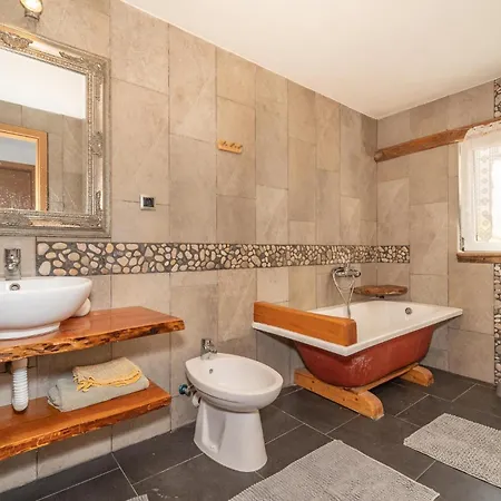 Lovely In With Outdoor Swimming Pool *