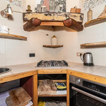 5 Bedroom Stunning In *