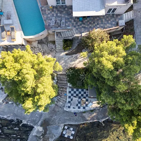 Lovely In With Outdoor Swimming Pool * Žman