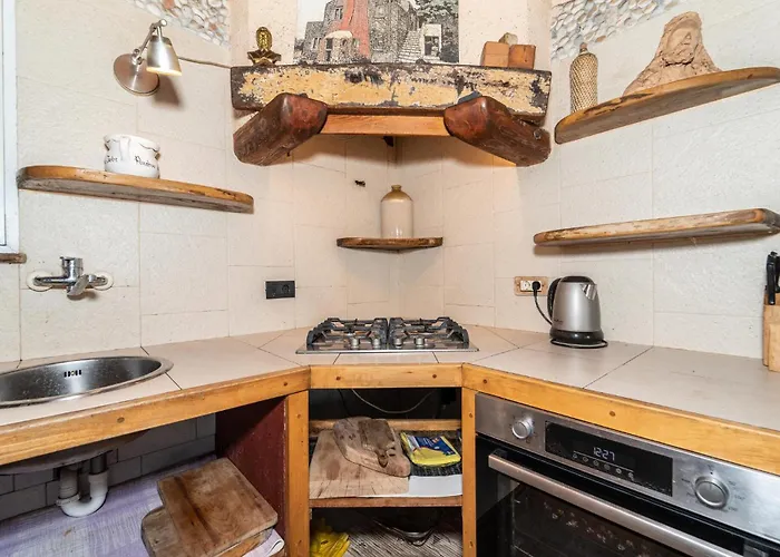 5 Bedroom Stunning In *