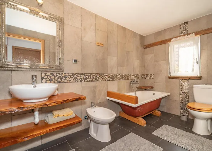 5 Bedroom Stunning In *