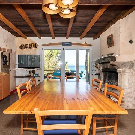 Ferienhaus 5 Bedroom Stunning In
